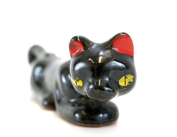 Vintage Slinky Black Cat Figurine with Yellow Eyes (E5529)