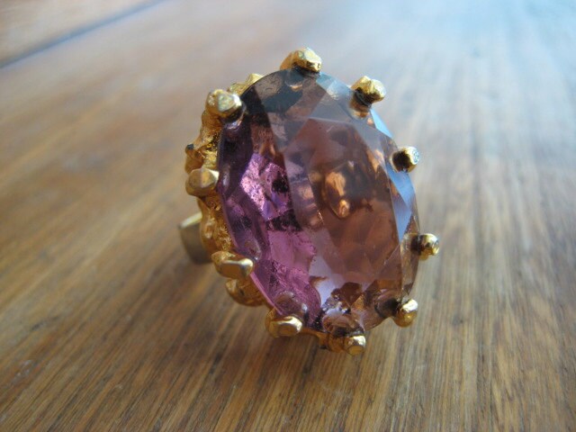 Giant Purple Cocktail Ring Amethyst Glass And Goldtone