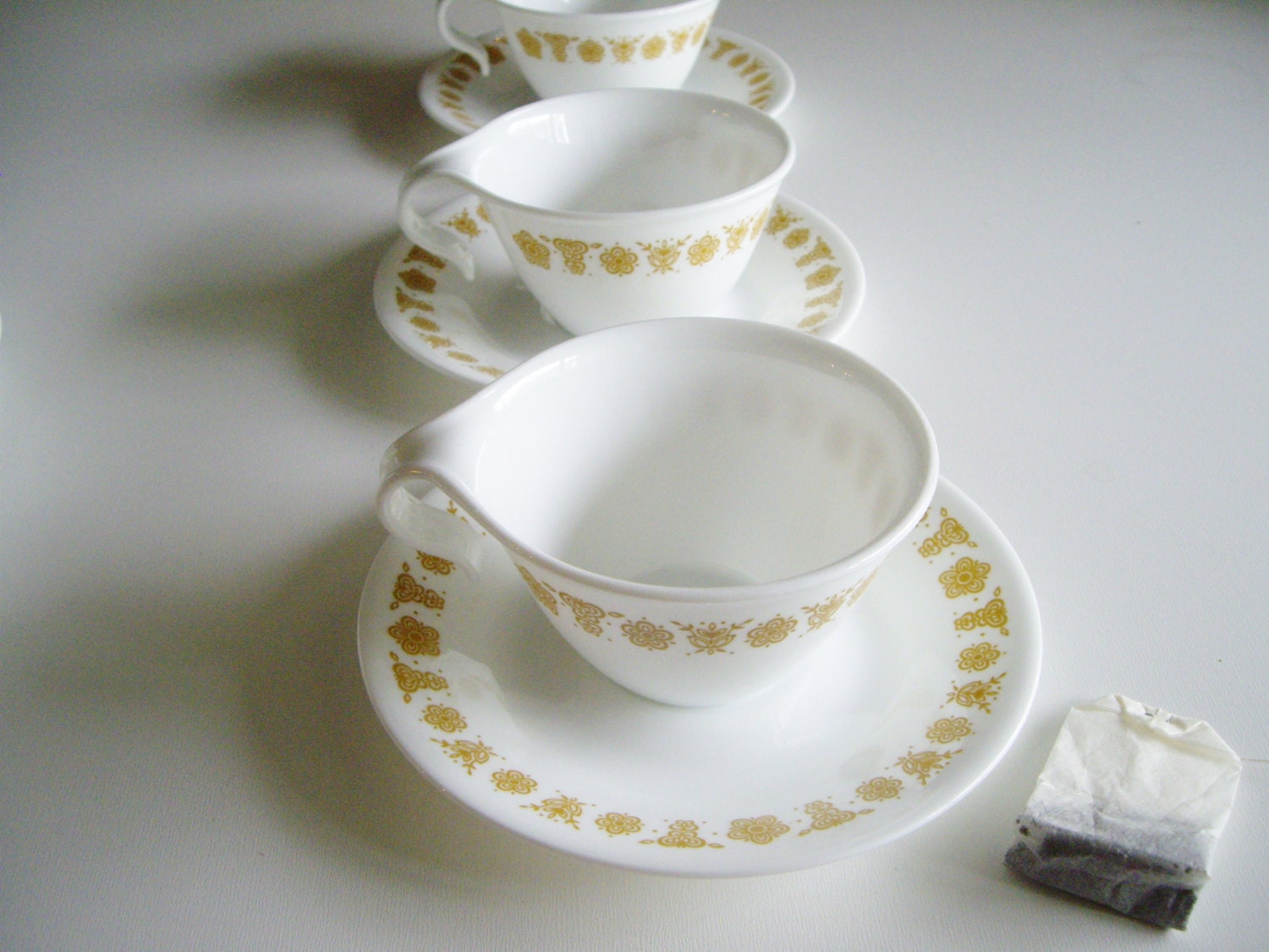 corelle cup and saucer set