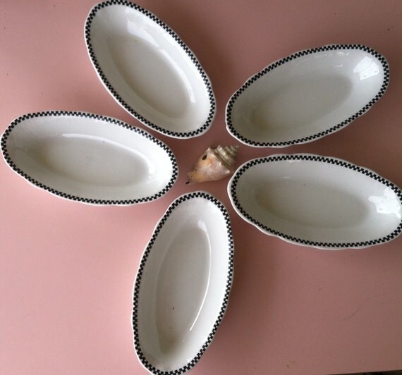 Retro Black White Oblong Serving Dishes by happydayantiques