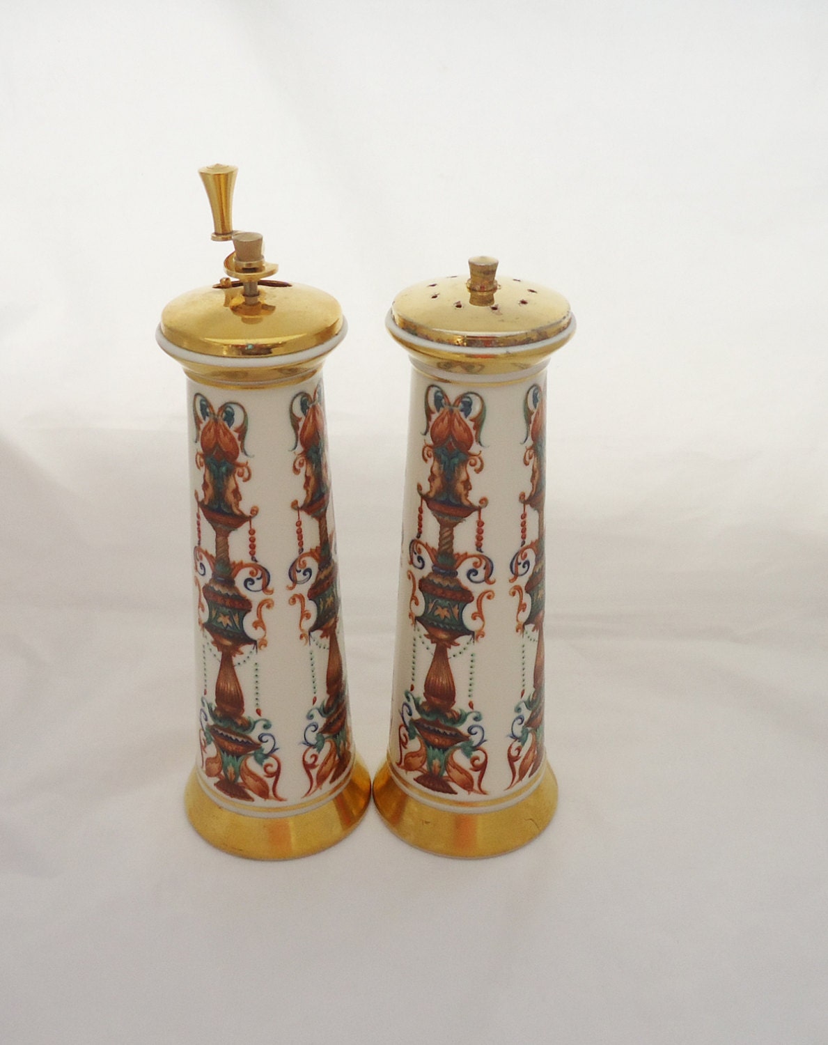 Vintage 1970s Lenox China Lido Salt shaker Pepper Mill Set gold trim, Vintage Handpainted Lenox