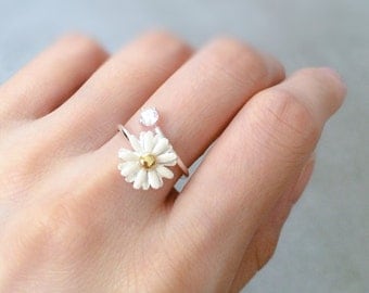 White Daisy Ring. White Wedding Flower Ring. Engagement Ring. White Daisy and CZ Ring. Adjustable Ring.