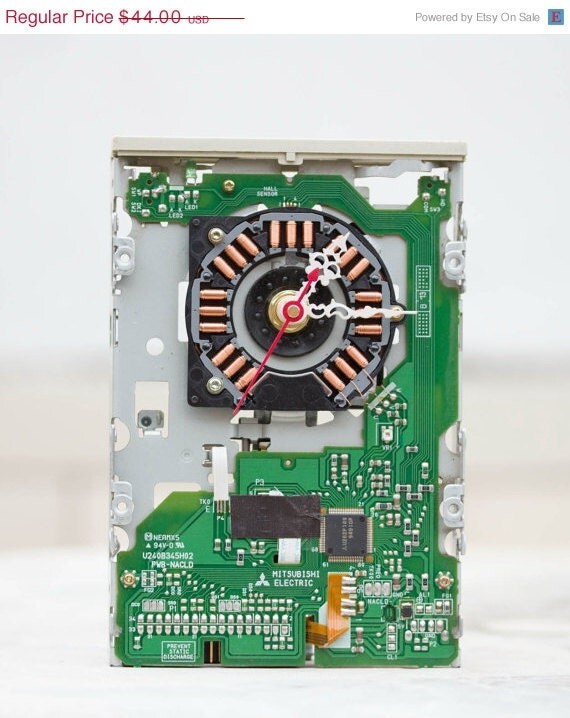 Desk clock made from a 3 1/2 inch floppy disk drive by