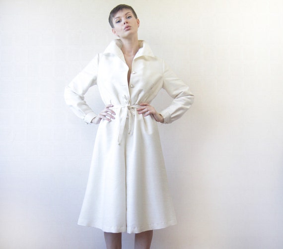 Ivory white long sleeve belted waist coat dress L