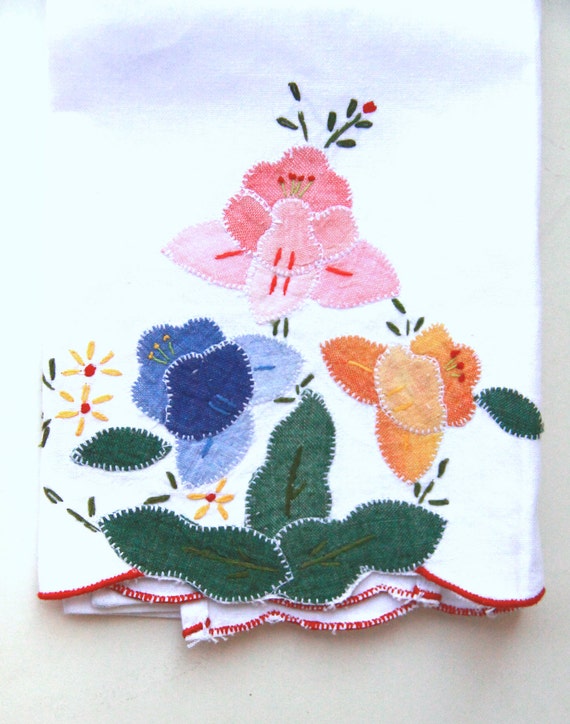 Items similar to Linen Hand Towels Hand Applique and Embroidery White