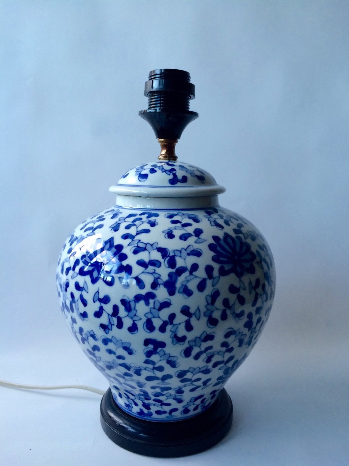 Nice vintage porcelain lamp with China Blue by VintageLampsAndMore