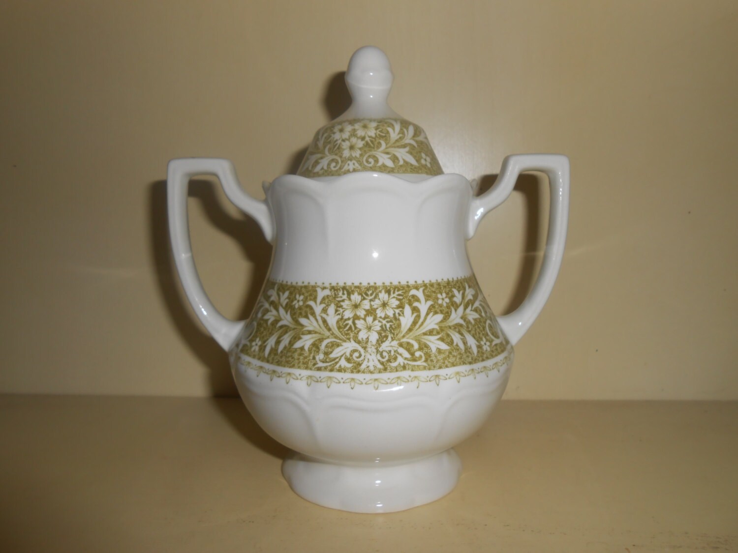 English Ironstone Covered Sugar Bowl Royal Staffordshire Sherwood By J