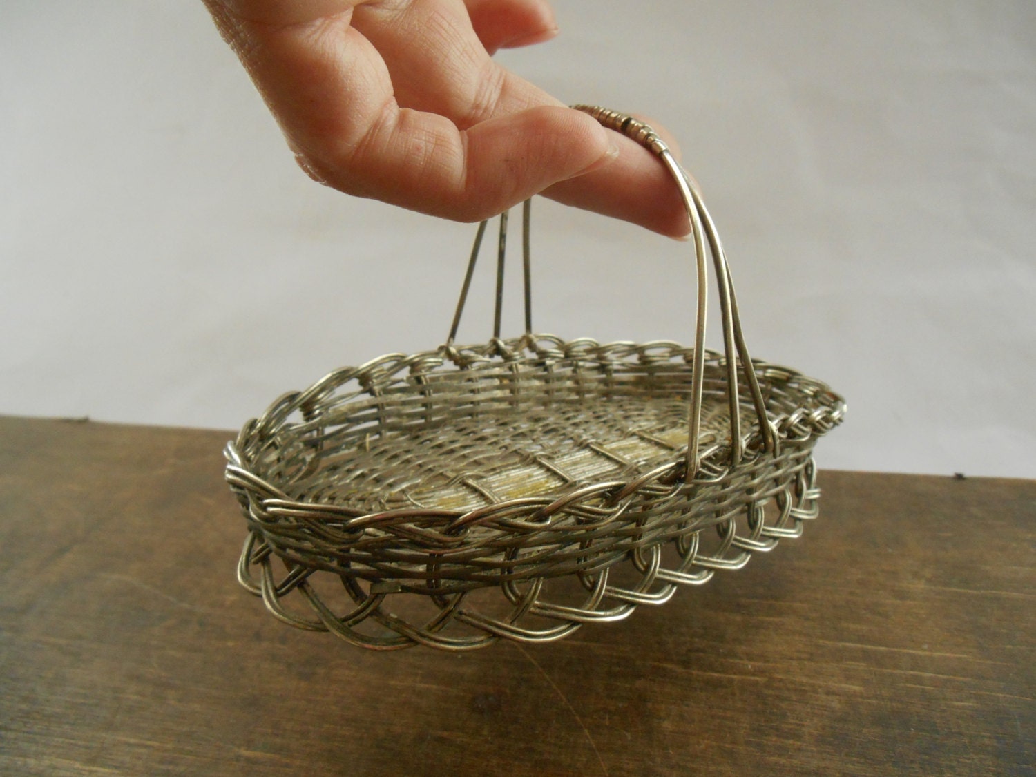 Vintage silver wire basket Small wire basket with a handle