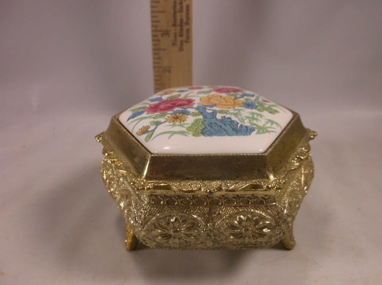 Music Box Vintage Small Wind Up Jewelry trinket box Hinge
