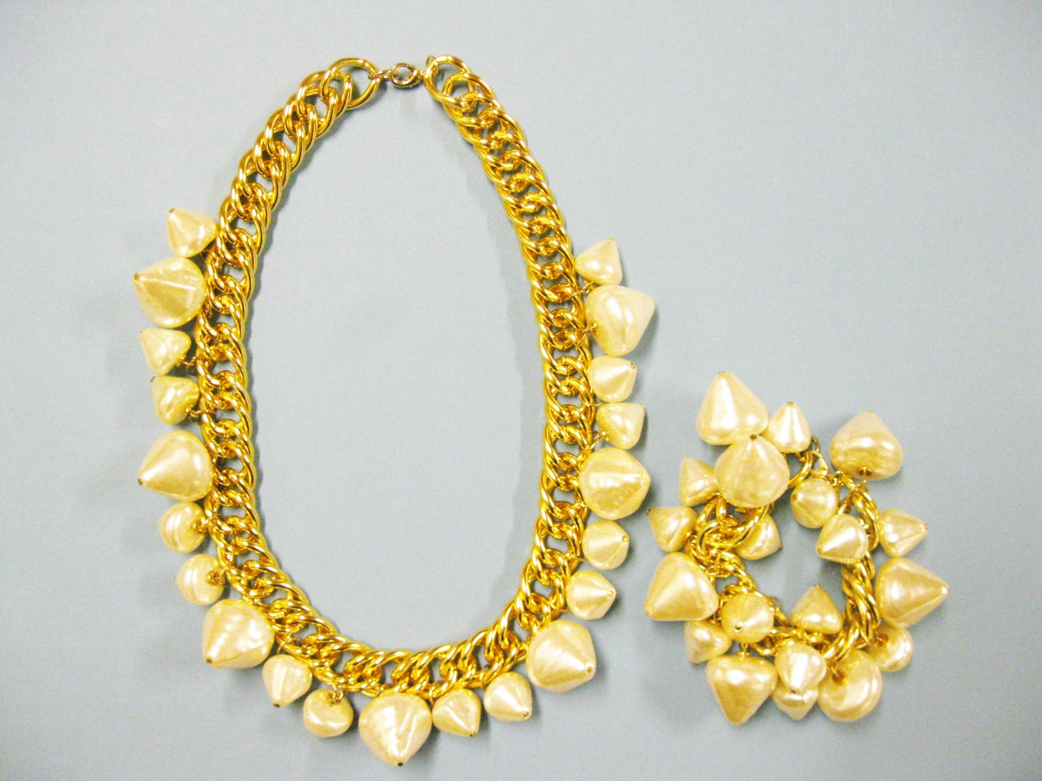 Faux Pearl Jewelry Set Necklace Bracelet Classic Gold Vintage