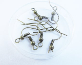 D-03103 - 30 Earhooks ca. 18mm ant. bronze