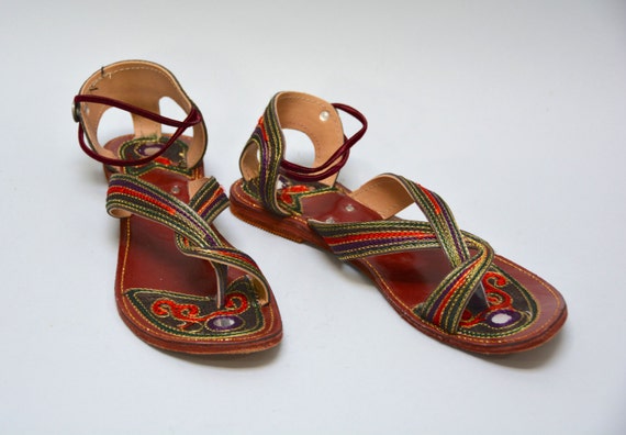 sandales - chaÃ®nette Vintage et miroir broderie indienne en cuir ...