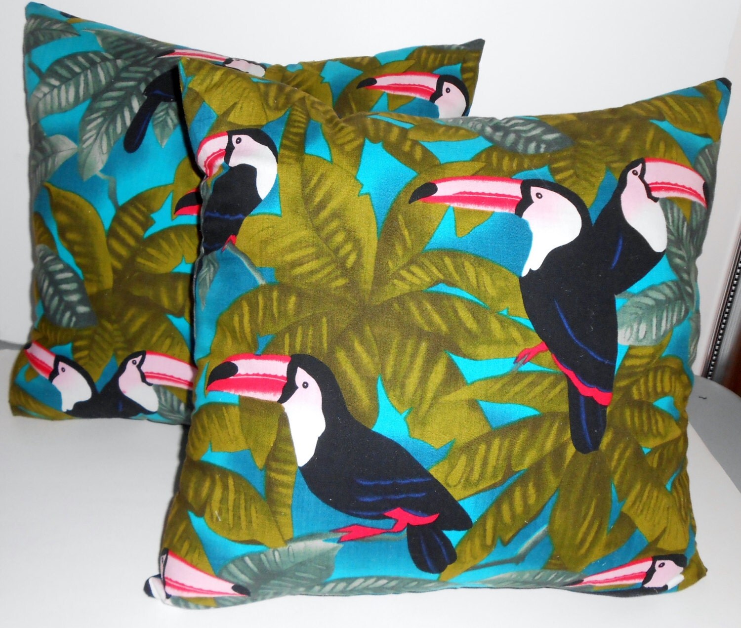 toucan pillow pet