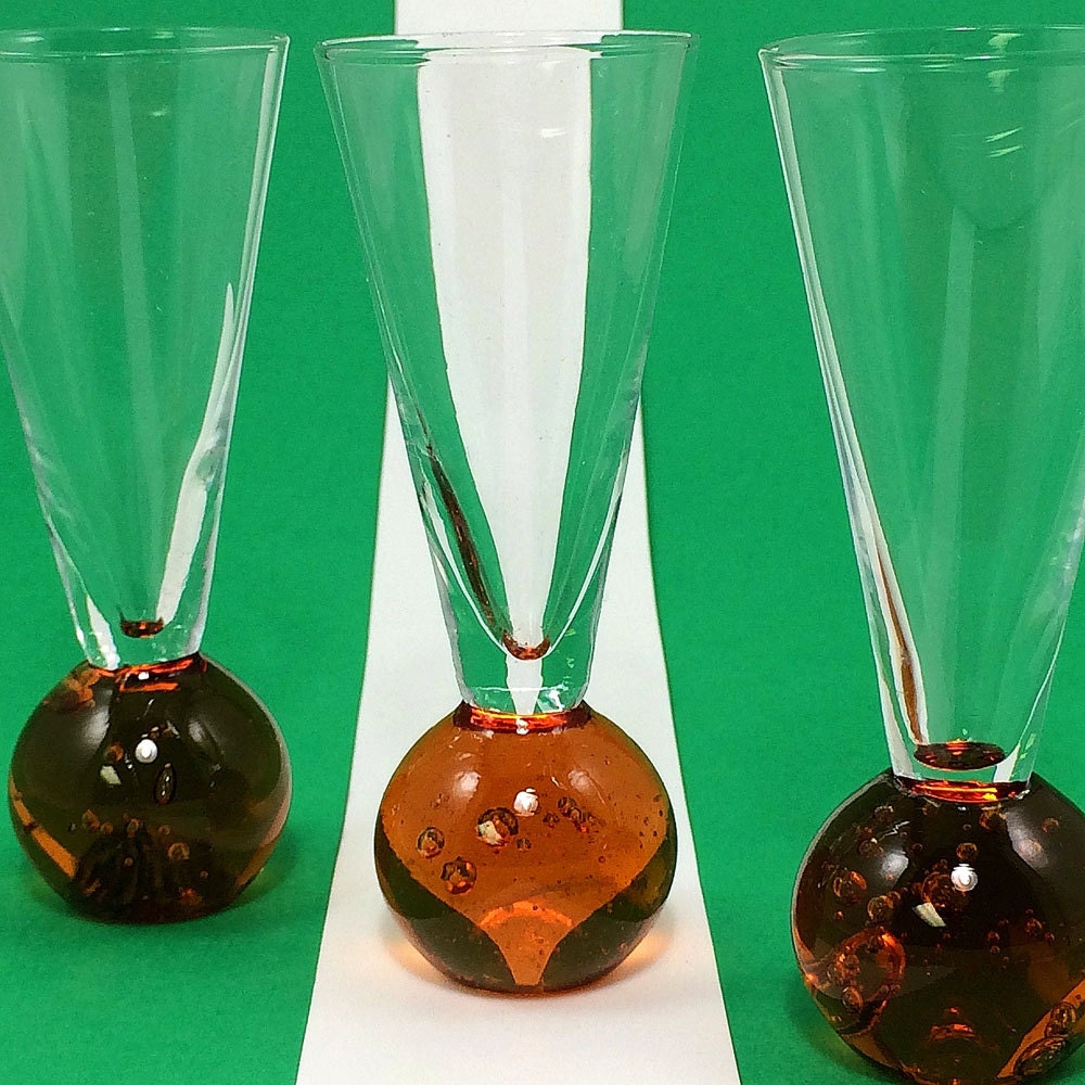 Vintage Round Bottom Shot Glasses Amber Bottom by CarysKools