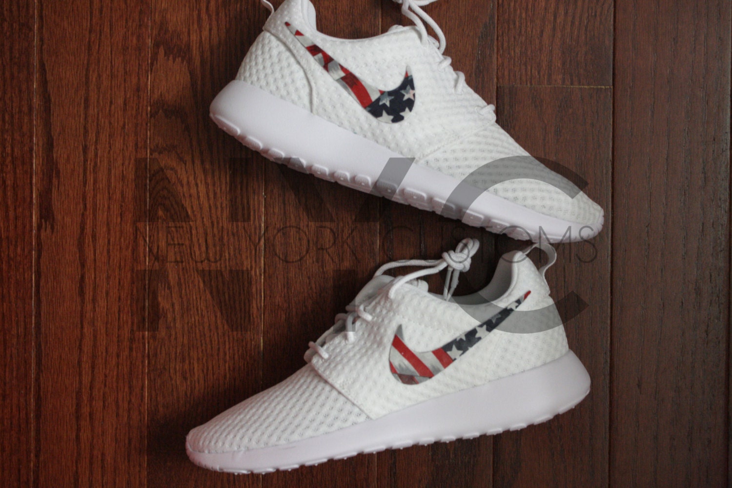 all white roshes mens