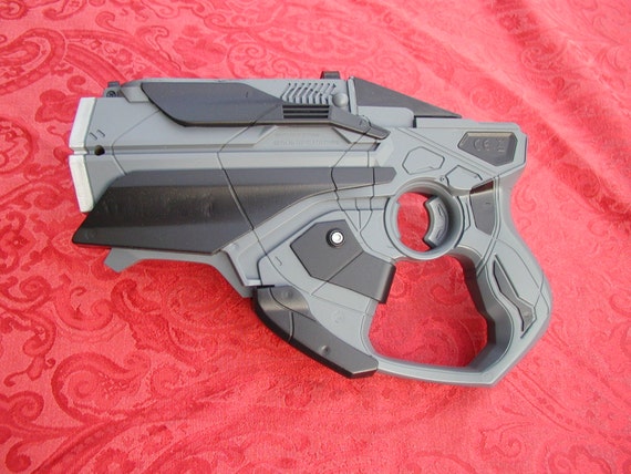 mass effect Halo style blaster gun