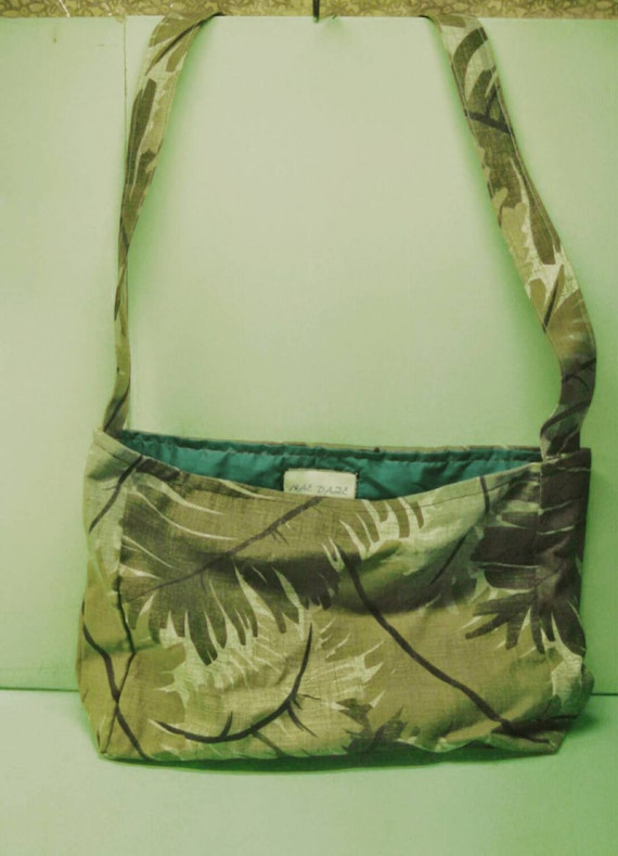 crossbody day bag