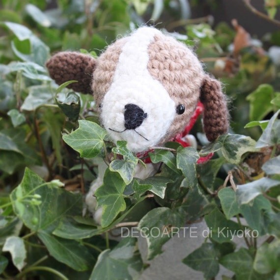 Cute beagle of Amigurumi. Crochet dog.