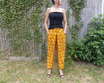 Stylish Gold Paisley Silk Trousers Harem Pants S M 28 30 Indian Boho Ethnic Festival Funky Yellow Brown Classy Satin Retro Yoga Meditation