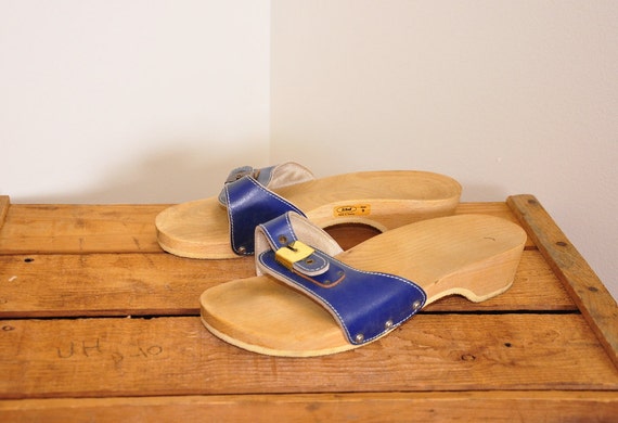 vintage 1970s blue leather Dr. Scholl's clog sandals