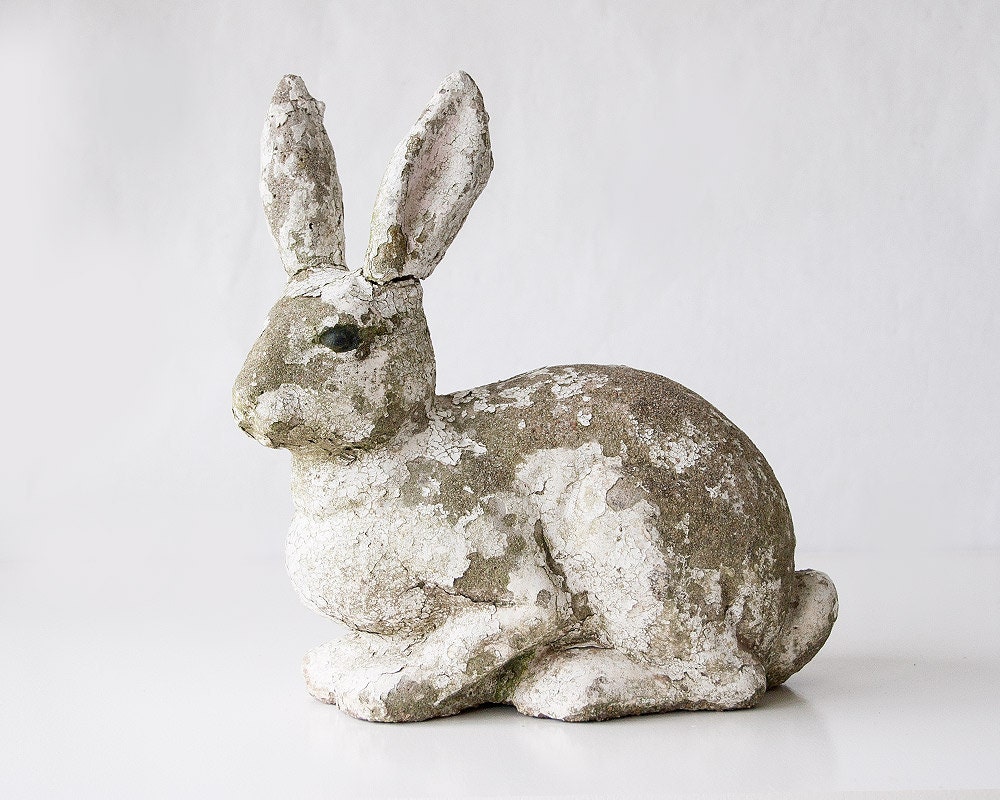 bunny yard statue