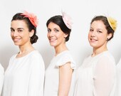 Freuchie - Pack de 5 Tocados para Damas de Honor, con base de Straw, flor de Organza y Plumas