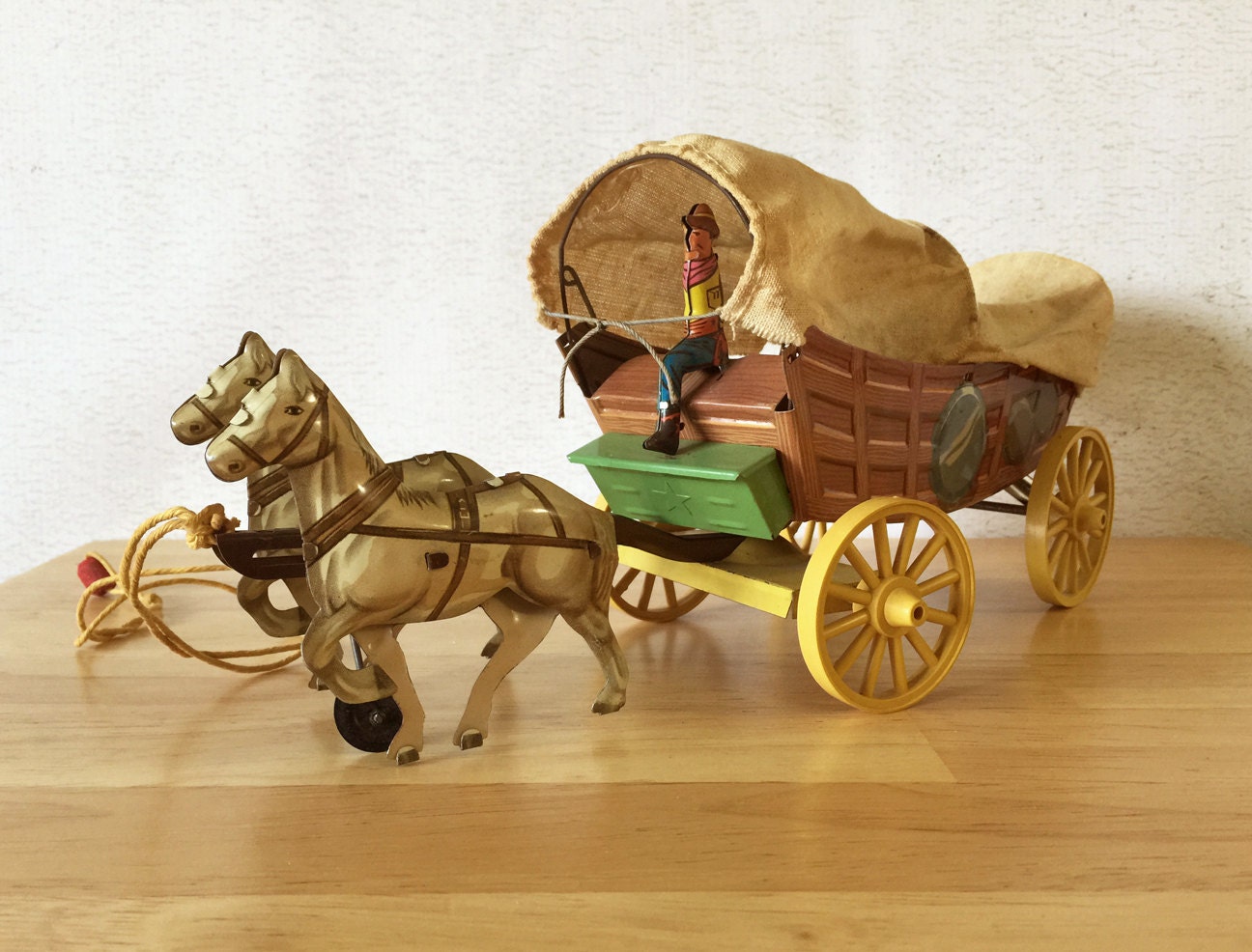1940s Conestoga Toy Covered Wagon Northwestern Toy Company Tin