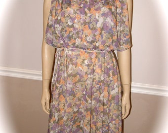 70's Lavender Floral dress with flutter sleeve size M