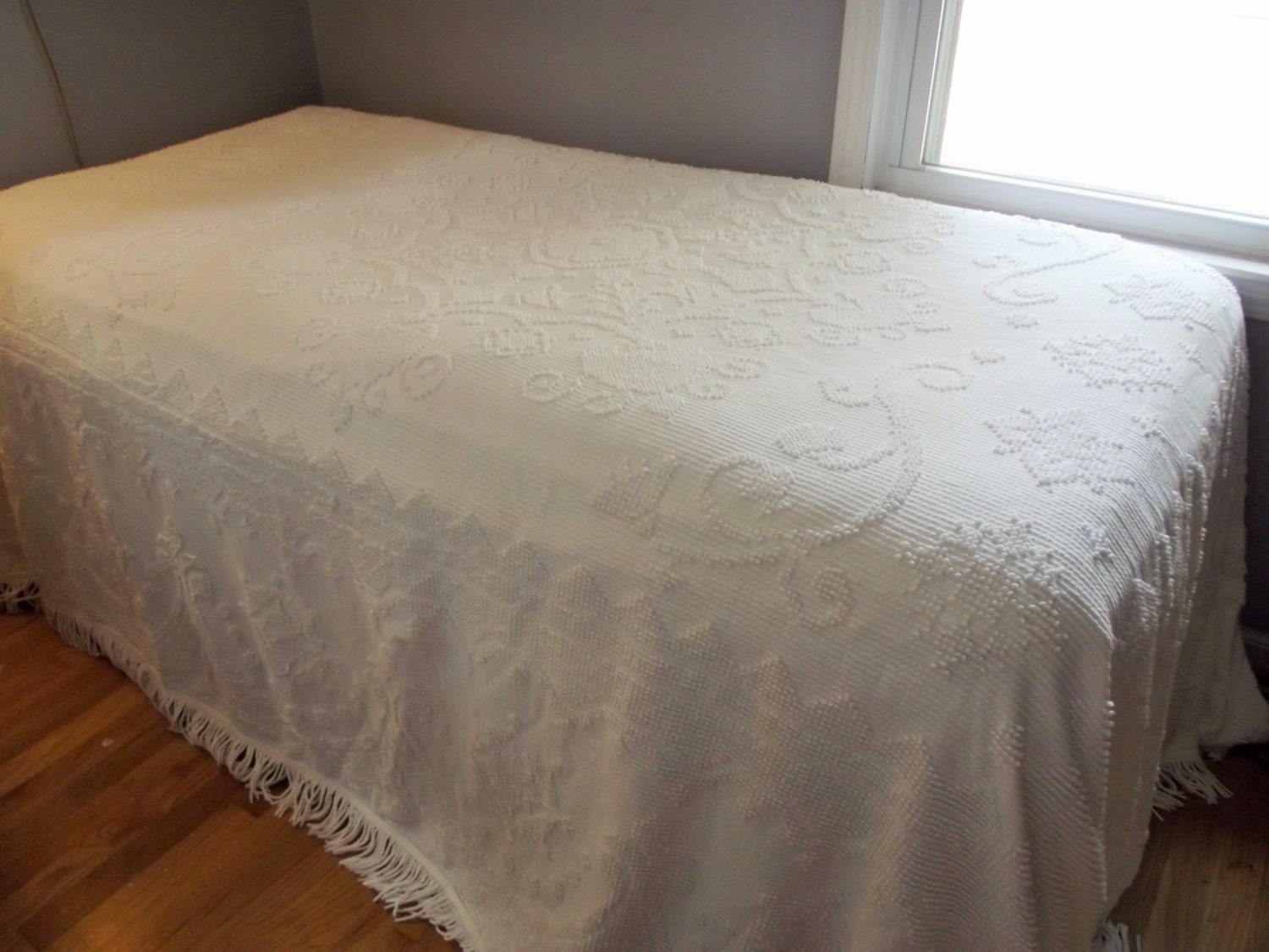 Hobnail Bedspread 1970's Bedspread Chenille by ThumbelinasOne