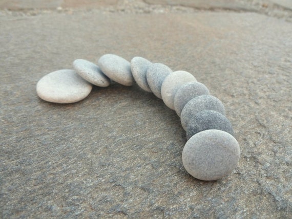 FZSECRIU 48 Steine Zum Bemalen (3 Cm) – Flache Kiesel Aus Naturkalkstein | Ideal Für DIY & Kindermalen