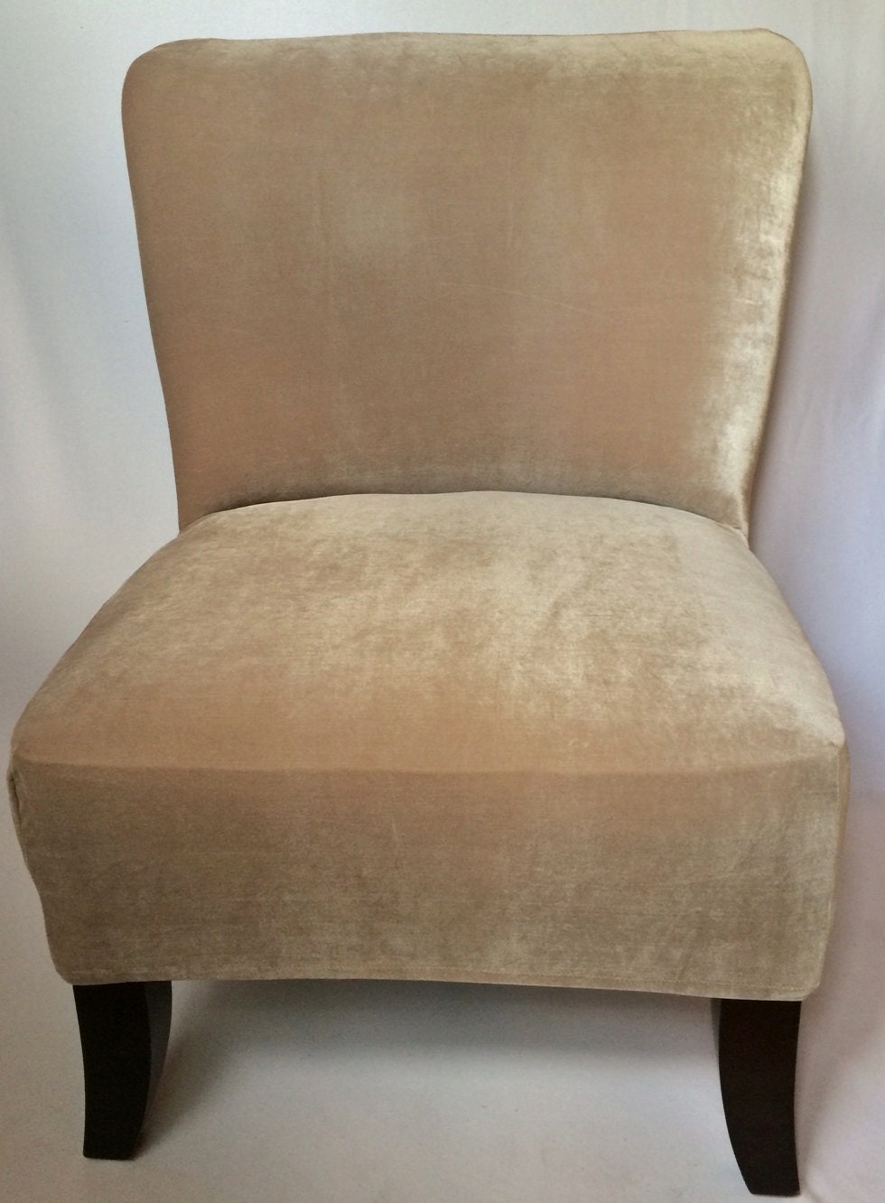 armless accent chair slipcover        
        <figure class=