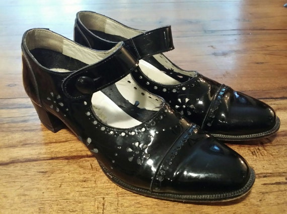 Vintage Italian Bassotto Black Patent Leather Mary Jane Shoes