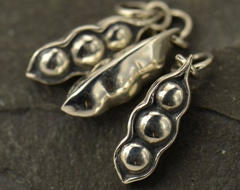 Sterling Silver, Three Peas, Peas in a Pod, Pea Pod Charm, Pea Pod Pendant, Silver Pea Pod, Three Silver Peas, Pea Pod Jewelry, Family Charm