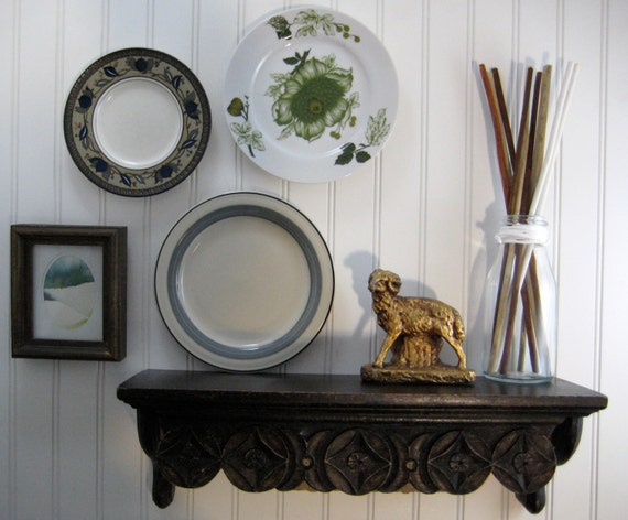 plates on the kitchen wall