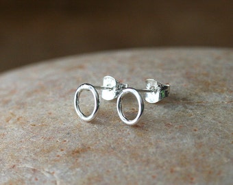 Tiny Silver Circle Stud Earrings, Sterling Silver, Small Post Earrings, Dainty Earrings, Minimalist Earrings,Circle Earrings,Modern Earrings