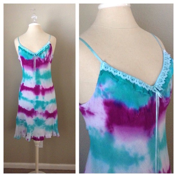 tie dye 90s outfits