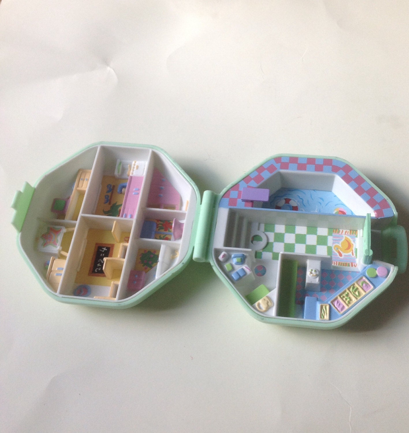 Vintage Polly Pocket Compact School 1990