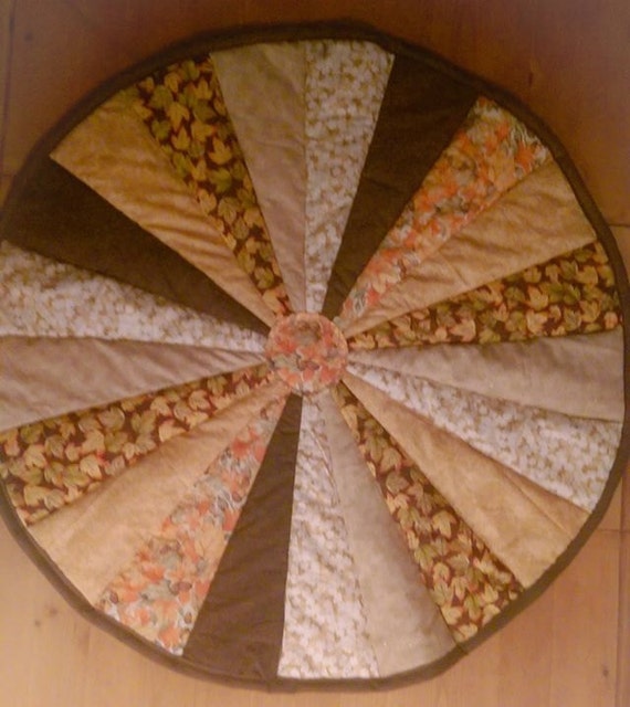 Round Quilt/Table Topper by TheWildThread on Etsy