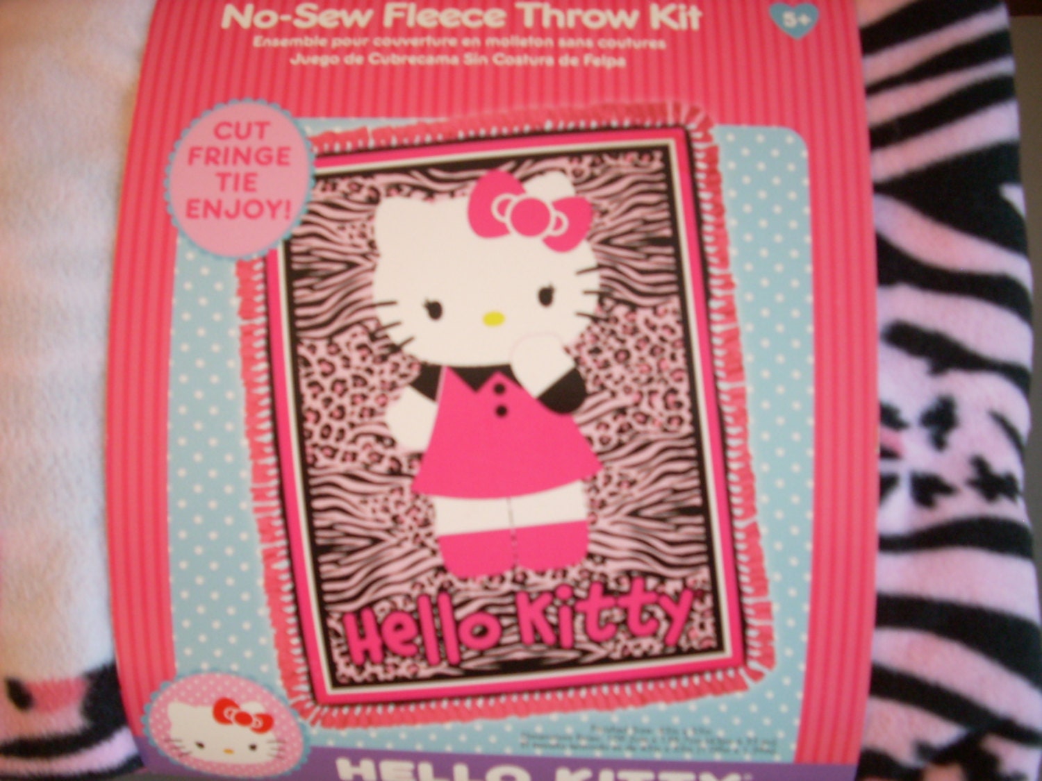 HELLO KITTY BOWS OUTLINE PINK FLEECE BLANKET THROW NEW | eBay
