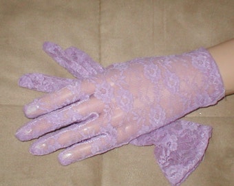 Vintage LILAC Lace wrist-length Gloves