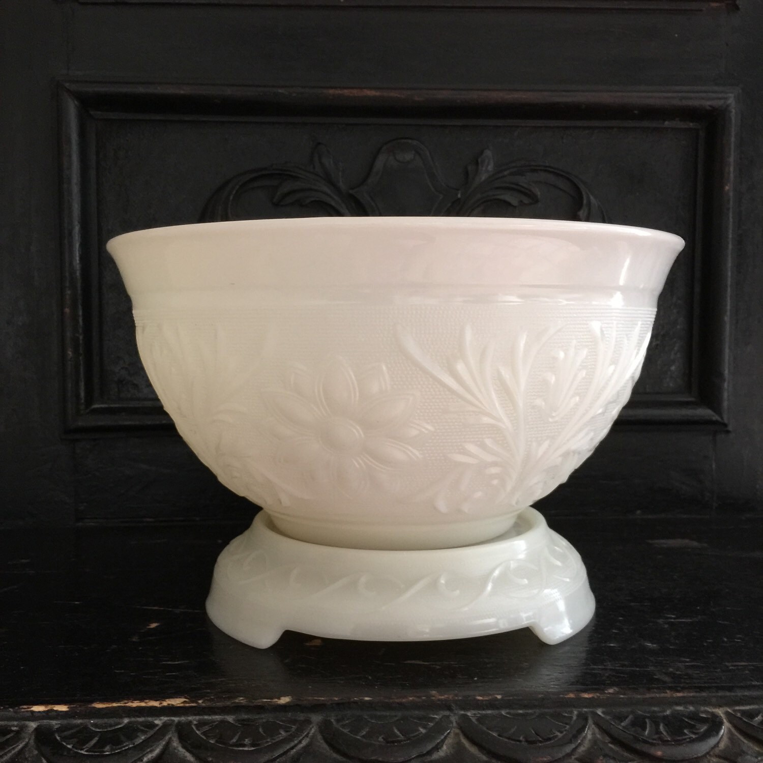 Vintage Milk glass bowl punch Serving Dish with stand Haute Juice