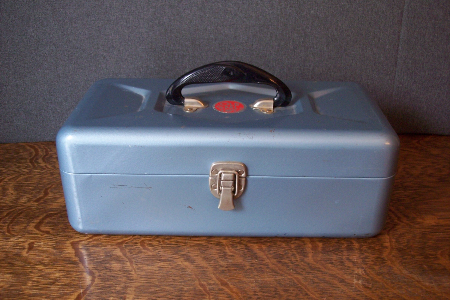 Old Pal Vintage Metal Tackle Box