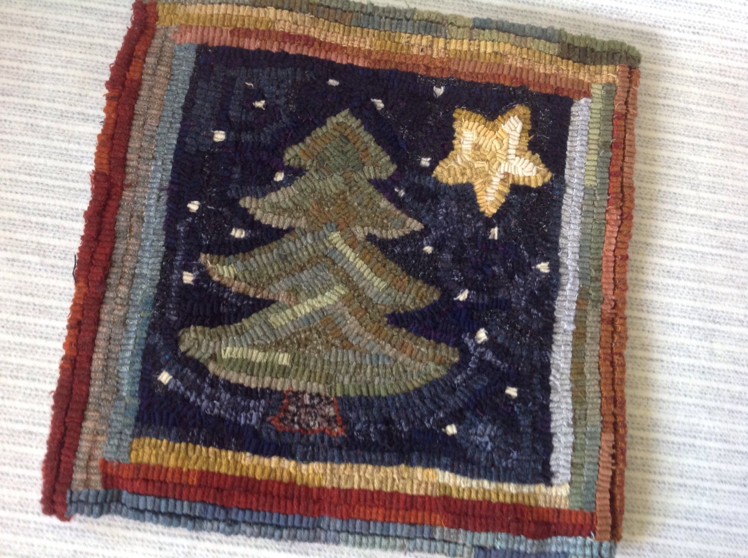 Rug Hooking PATTERN Pine and Star 14 x 14 J943