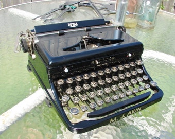 Gorgeous 1938 Vintage Royal Portable Model O Typewriter in Original Case ~ Touch Control in Beautiful Condition ~ Professionally Serviced