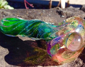 Emerald Green Spiral Twist Functional Art Tobacco Glass Smoking Pipe
