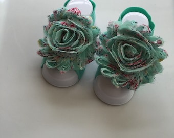 Adorable Aqua Floral Print Shabby Chic Fabric Flower Baby Barefoot Sandals, Baby Girl Barefoot Sandals, Newborn Baby Girl Barefoot Sandals