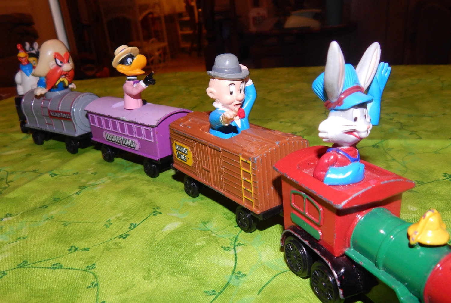 looney tunes train set