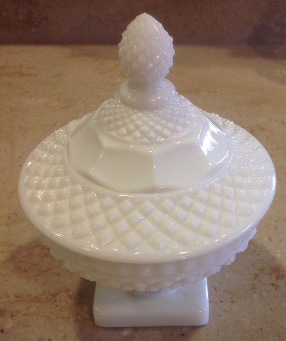 Vintage Westmoreland Milk Glass Covered Candy Bon Bon Dish 4687