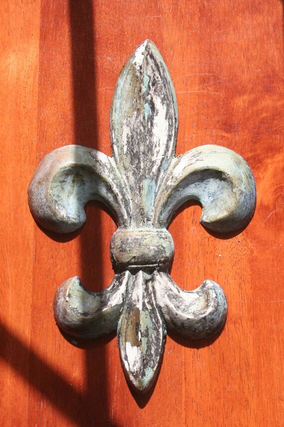 Weathered Ceramic Fleur De Lis