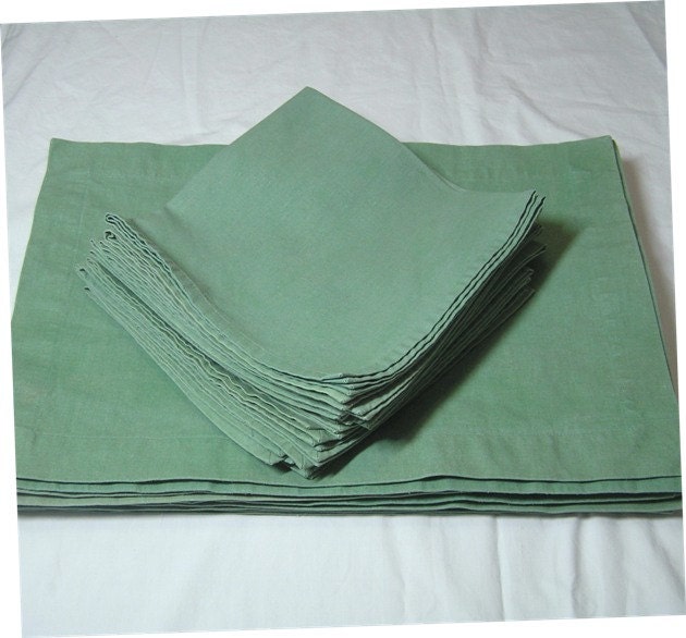 Set of 12 Heavy Cotton Green Place Mats & 12 Matching Dinner